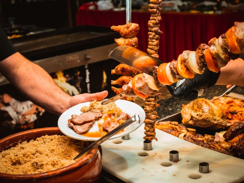 Noite Gaúcha com Churrasco e Show Folclórico + Transporte